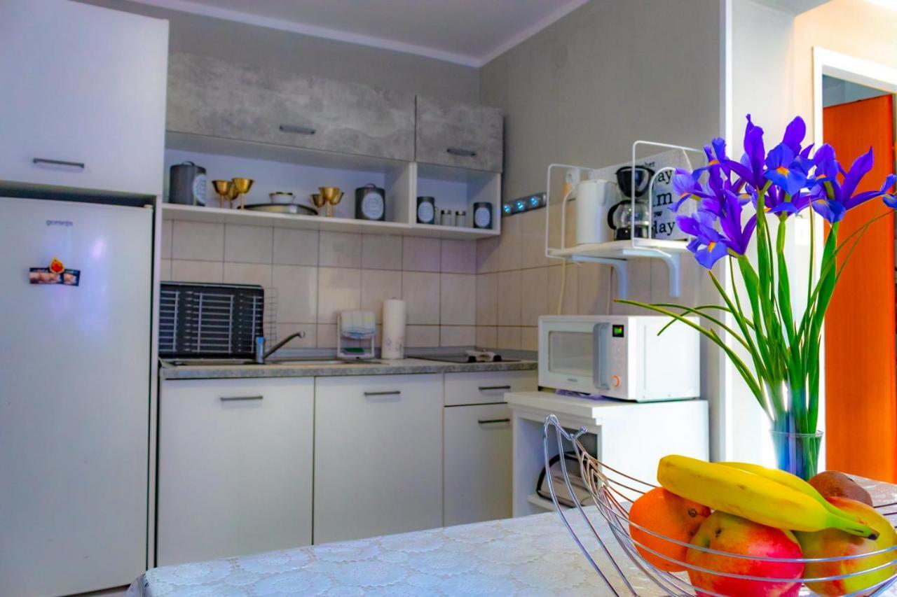 Vacation Home Grill & Chill With 350M2 Garden With Bbq Novi Vinodolski Zewnętrze zdjęcie