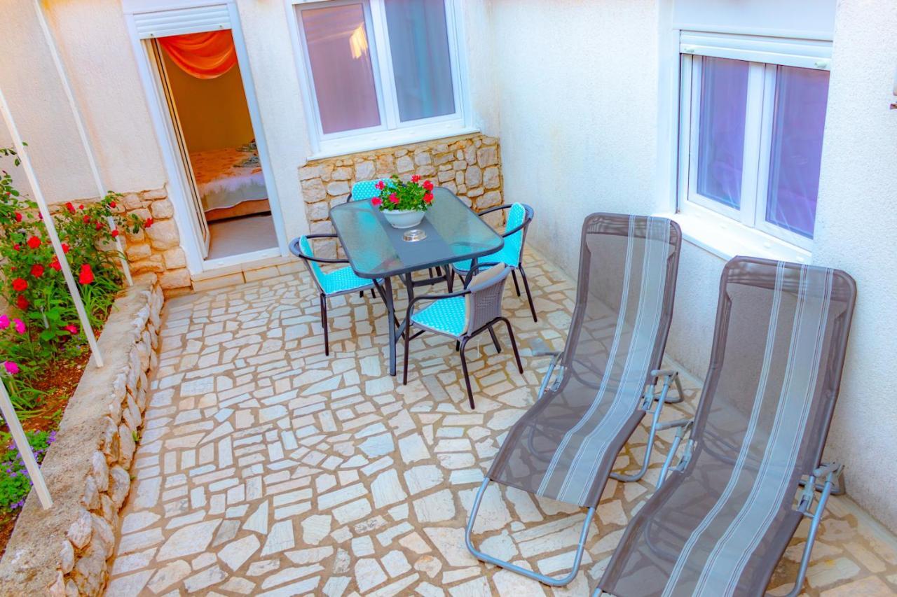 Vacation Home Grill & Chill With 350M2 Garden With Bbq Novi Vinodolski Zewnętrze zdjęcie