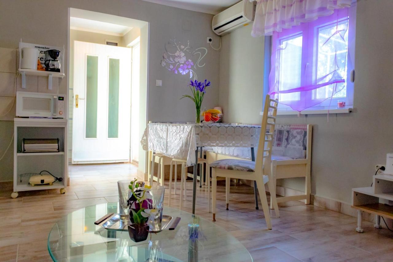 Vacation Home Grill & Chill With 350M2 Garden With Bbq Novi Vinodolski Zewnętrze zdjęcie