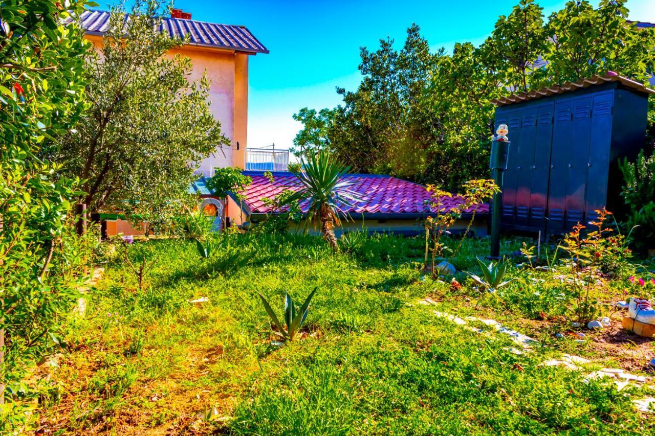Vacation Home Grill & Chill With 350M2 Garden With Bbq Novi Vinodolski Zewnętrze zdjęcie