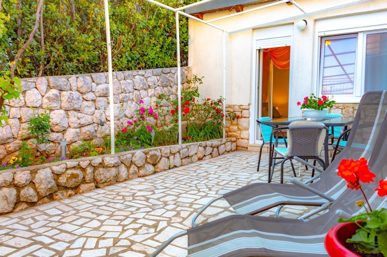 Vacation Home Grill & Chill With 350M2 Garden With Bbq Novi Vinodolski Zewnętrze zdjęcie